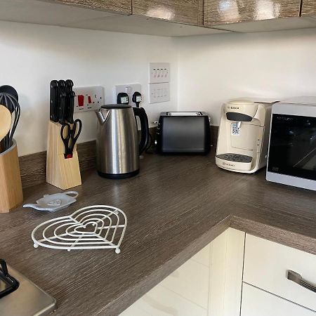 Lovely 2 Bedroom, 2 Bathroom House With Parking. Plymouth Eksteriør billede